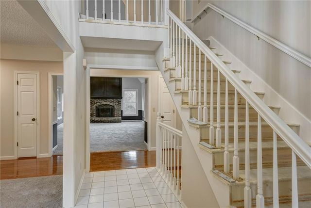 400 NW Tennyson Place, Lee's Summit, MO 64081