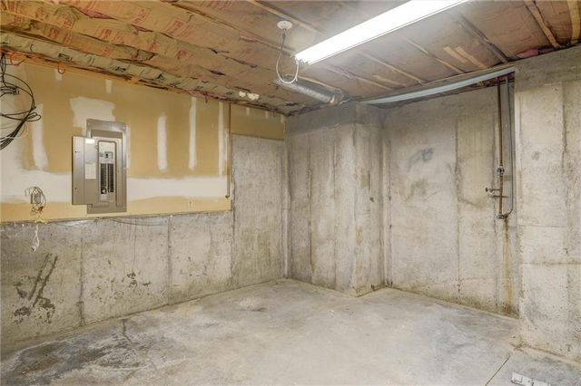 400 NW Tennyson Place, Lee's Summit, MO 64081