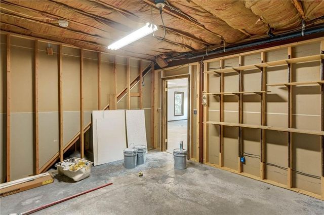 400 NW Tennyson Place, Lee's Summit, MO 64081