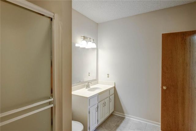 400 NW Tennyson Place, Lee's Summit, MO 64081