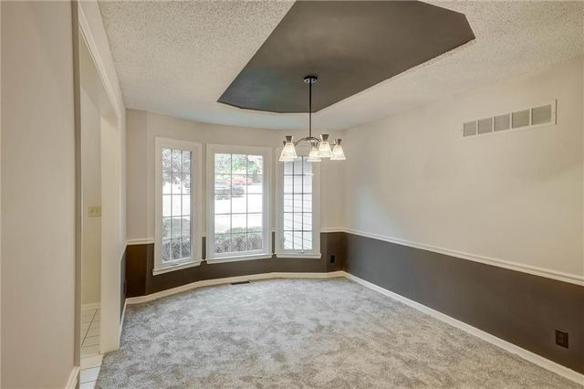 400 NW Tennyson Place, Lee's Summit, MO 64081