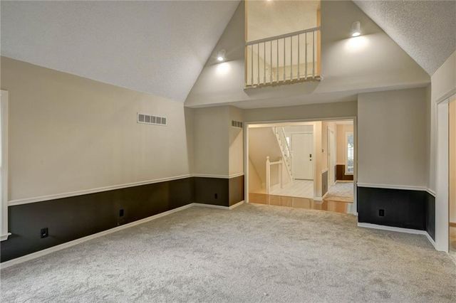 400 NW Tennyson Place, Lee's Summit, MO 64081