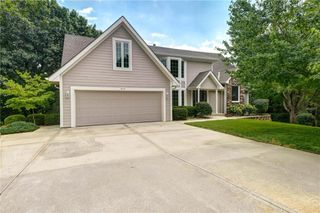400 NW Tennyson Place, Lee's Summit, MO 64081