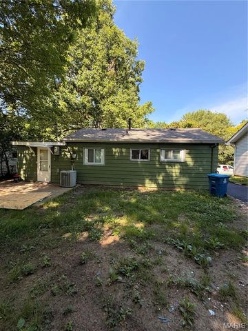 10304 Earl Drive, St Louis, MO 63136