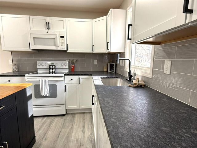 9003 E. 75th Street, Raytown, MO 64133