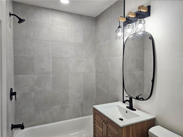 9003 E. 75th Street, Raytown, MO 64133