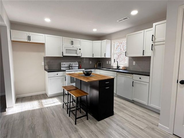 9003 E. 75th Street, Raytown, MO 64133