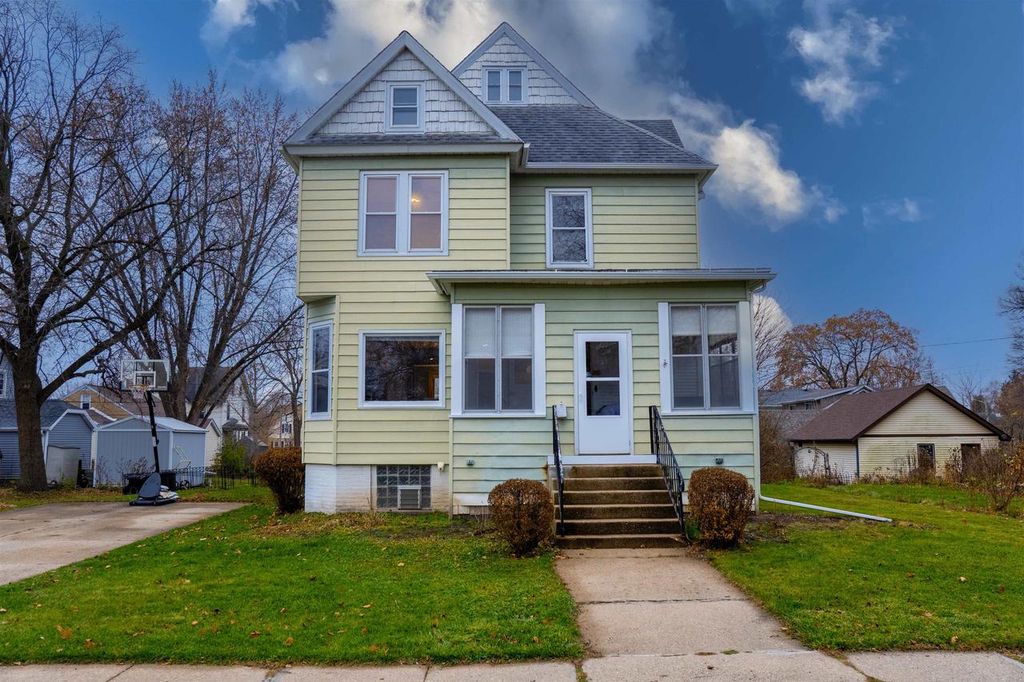 244 E Linden Drive, Jefferson, WI 53549