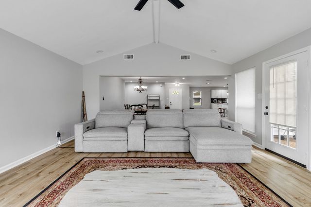 191 Klutts Drive, Mclendon Chisholm, TX 75032