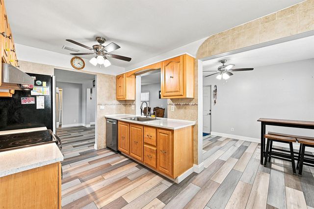 8960 NW 12TH Place, Plantation, FL 33322