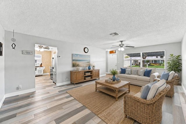 8960 NW 12TH Place, Plantation, FL 33322