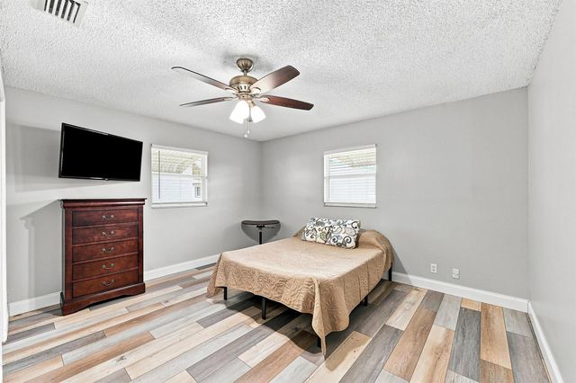 8960 NW 12TH Place, Plantation, FL 33322