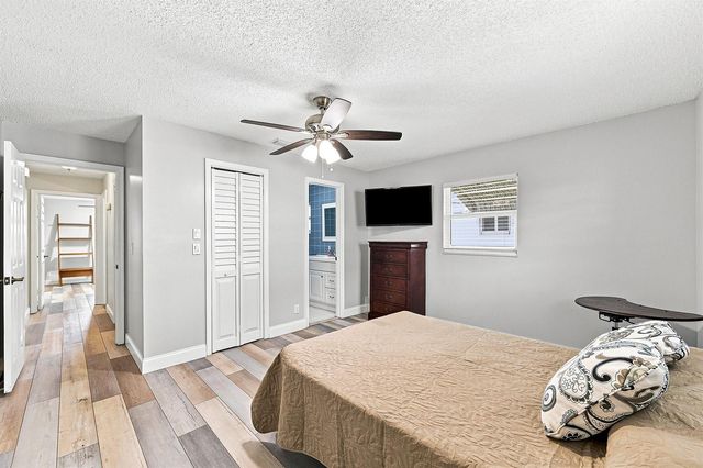 8960 NW 12TH Place, Plantation, FL 33322