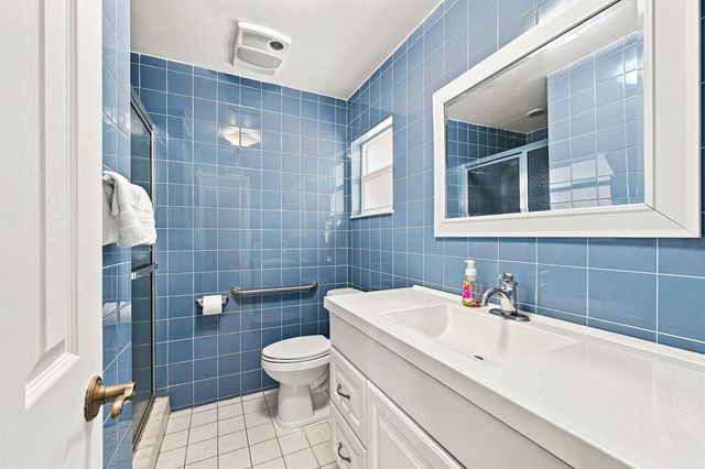 8960 NW 12TH Place, Plantation, FL 33322