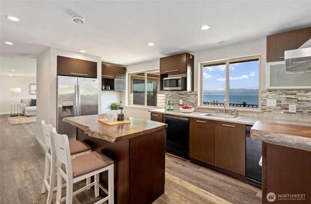1462 SE Camano Drive, Camano Island, WA 98282