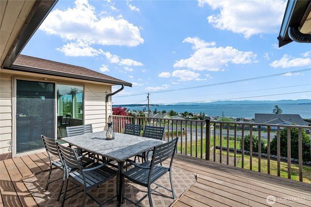 1462 SE Camano Drive, Camano Island, WA 98282