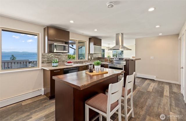 1462 SE Camano Drive, Camano Island, WA 98282