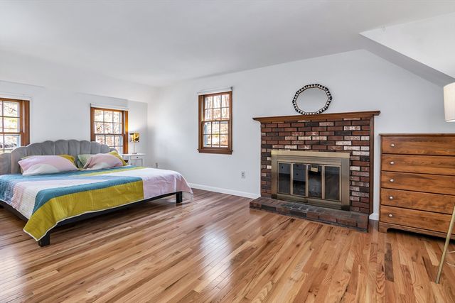 21 Heather Rd, Dracut, MA 01826