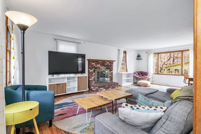 21 Heather Rd, Dracut, MA 01826