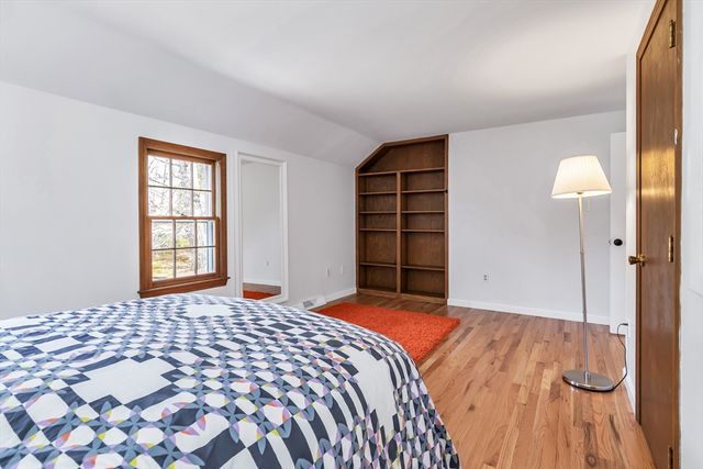 21 Heather Rd, Dracut, MA 01826