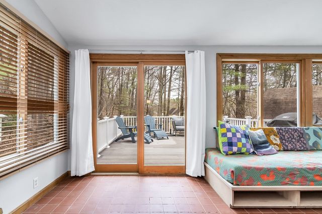 21 Heather Rd, Dracut, MA 01826