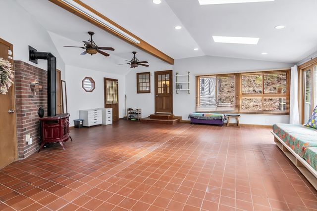 21 Heather Rd, Dracut, MA 01826