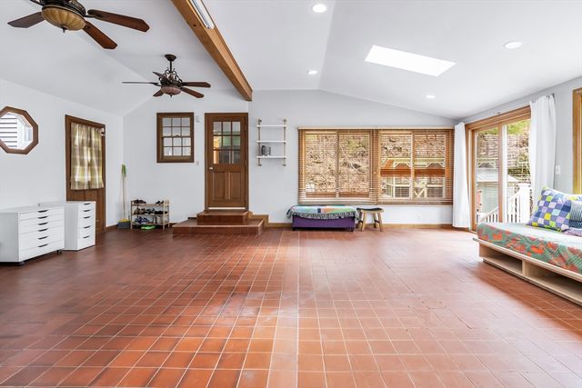 21 Heather Rd, Dracut, MA 01826