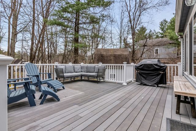 21 Heather Rd, Dracut, MA 01826