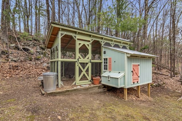 21 Heather Rd, Dracut, MA 01826