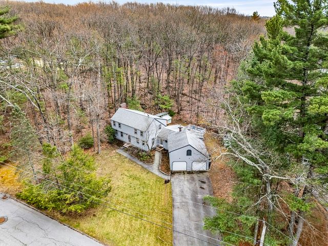 21 Heather Rd, Dracut, MA 01826