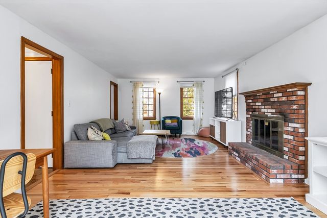 21 Heather Rd, Dracut, MA 01826