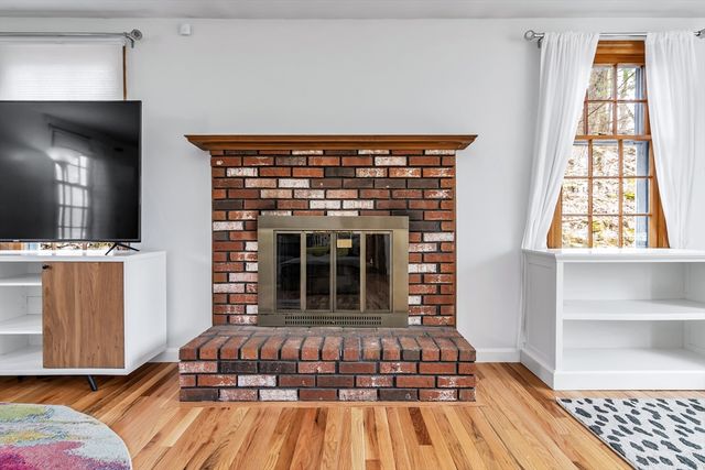 21 Heather Rd, Dracut, MA 01826