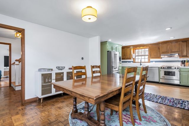 21 Heather Rd, Dracut, MA 01826