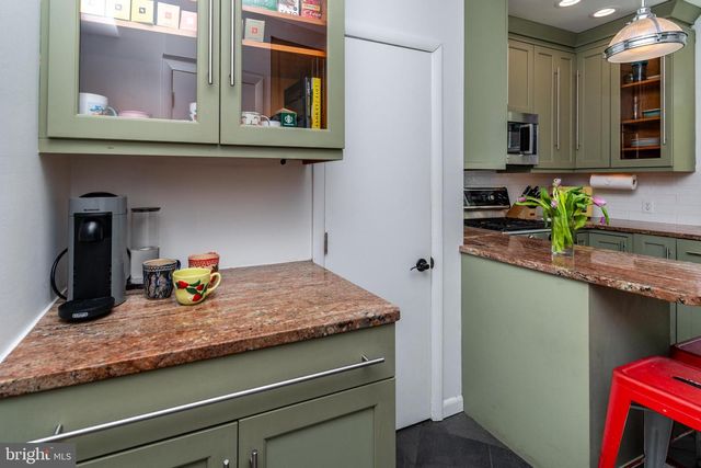 255 QUEEN ST, Philadelphia, PA 19147