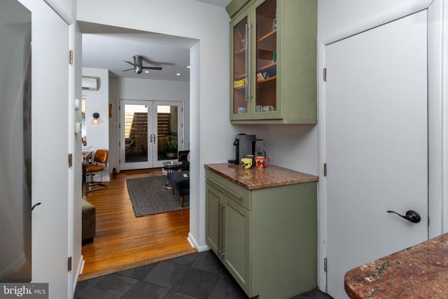 255 QUEEN ST, Philadelphia, PA 19147