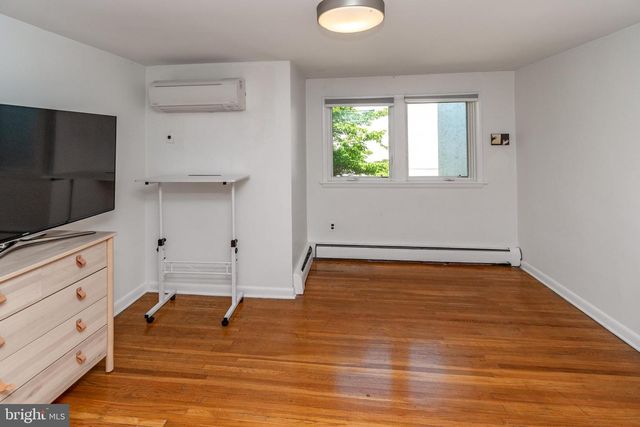 255 QUEEN ST, Philadelphia, PA 19147