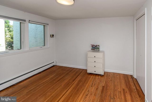 255 QUEEN ST, Philadelphia, PA 19147