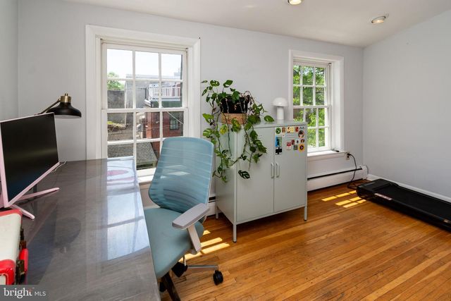 255 QUEEN ST, Philadelphia, PA 19147