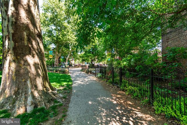 255 QUEEN ST, Philadelphia, PA 19147