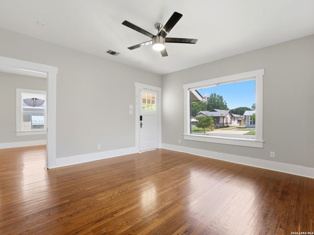 1219 E DREXEL AVE, San Antonio, TX 78210