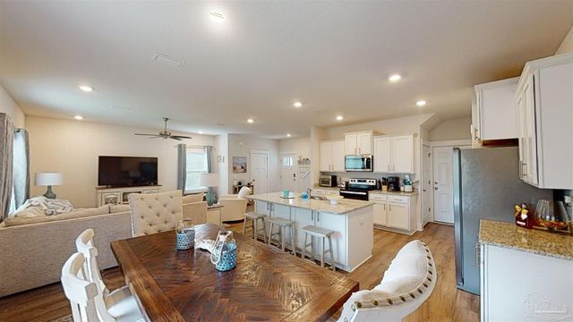 50 Maxfli Pl, Pensacola, FL 32507