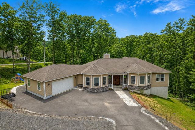 1007 Hampstead Road, Lehman Twp, PA 18324