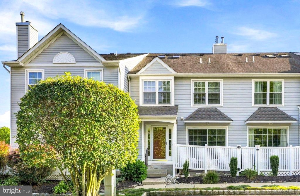 322 EAGLE CT #206, JAMISON, PA 18929 — exterior