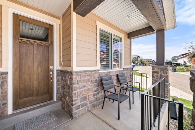 306 E BELLA VIDA DR, North Salt Lake, UT 84054