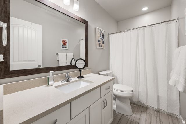 306 E BELLA VIDA DR, North Salt Lake, UT 84054