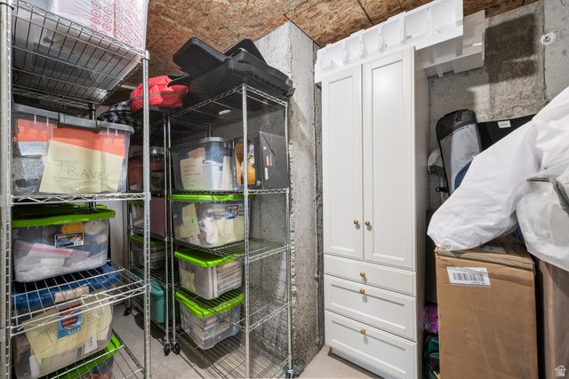 306 E BELLA VIDA DR, North Salt Lake, UT 84054