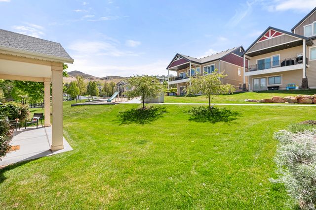 306 E BELLA VIDA DR, North Salt Lake, UT 84054