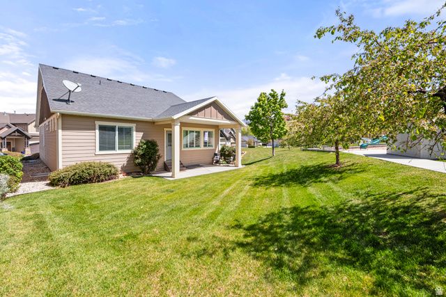 306 E BELLA VIDA DR, North Salt Lake, UT 84054