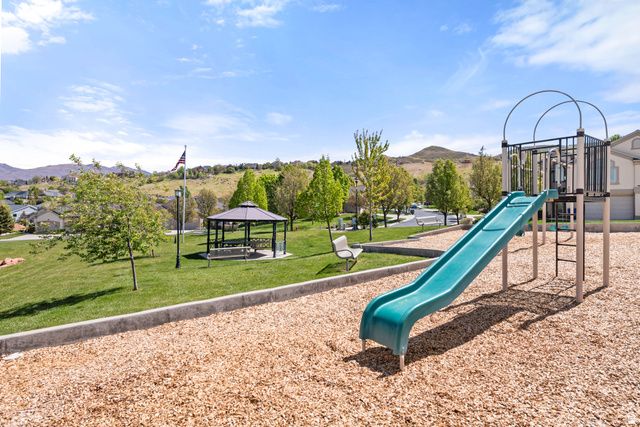 306 E BELLA VIDA DR, North Salt Lake, UT 84054