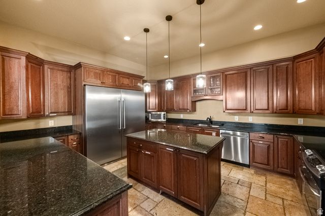 306 E BELLA VIDA DR, North Salt Lake, UT 84054